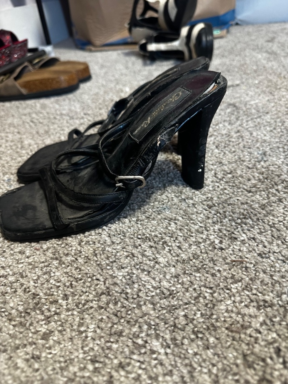 Heels - Picture 3 of 3